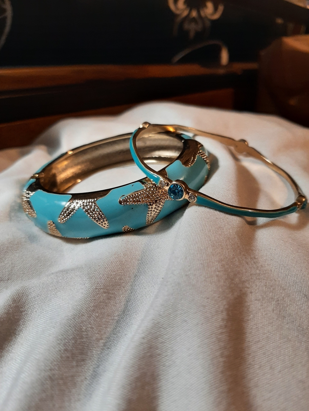 Turquoise Enamel Starfish Bangle Bracelet Set